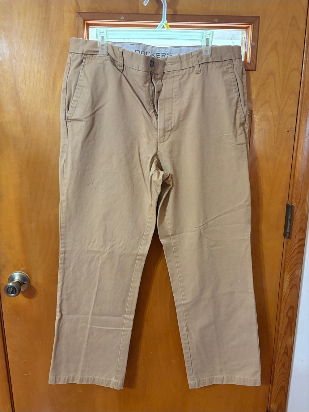 Dockers Men's Khaki/Tan Straight-Leg Cotton Chinos